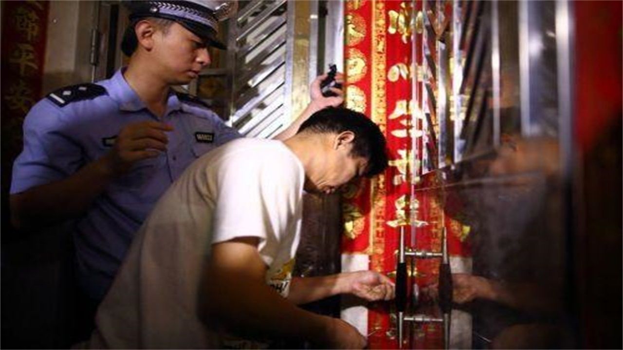 纳雍县请开锁师傅开了锁后，师傅